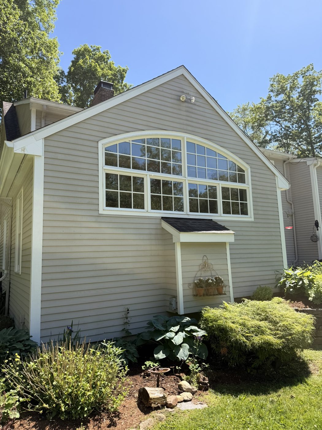 Squeegee exterior window cleaning by Clear View Window Co. in Connecticut