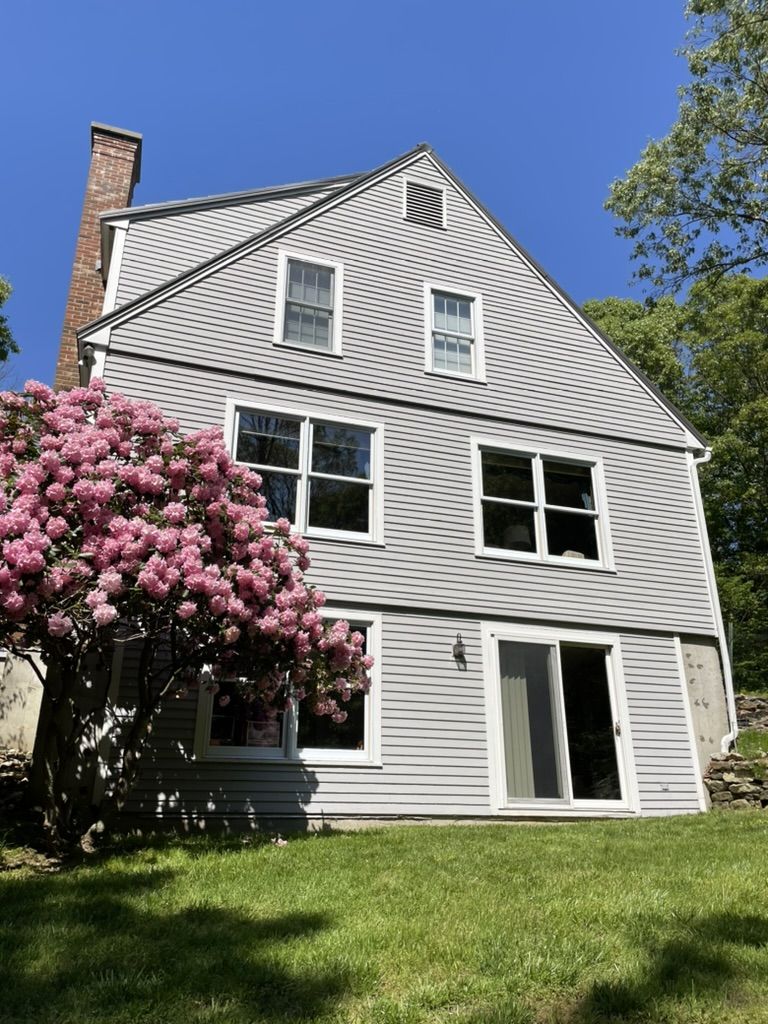 Exterior window cleaning by Clear View Window Co. in Connecticut
